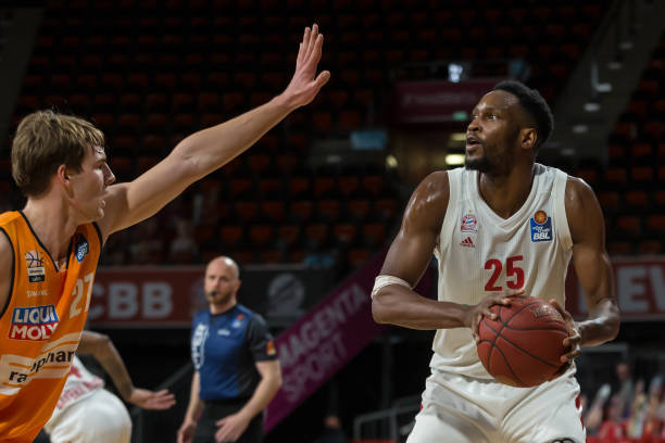 他成功在巴 他成功在巴